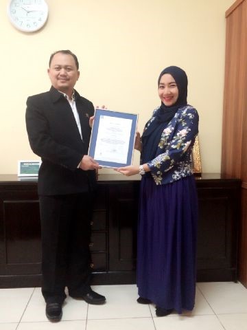 SERAH TERIMA SERTIFIKAT ISO 9001:2008